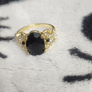 Elegant Black and Gold Women's Ring